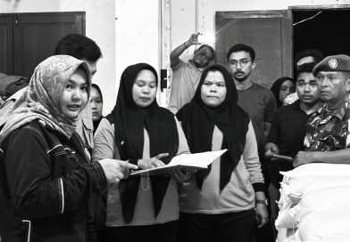 Wabup Atika Cek Ketersediaan Bantuan Logistik, Ajak Masyarakat Ulurkan Tangan