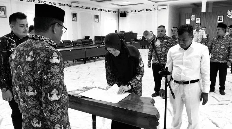 Asisten III Pimpin Sertijab Enam Camat yang Baru Dilantik