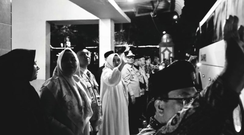 Istri Sakit, Suami Ikut Tunda Keberangkatan ke Tanah Suci