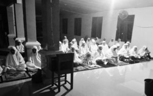 Listrik Padam Tak Surutkan Semangat Sambut 1 Muharram di Tambangan