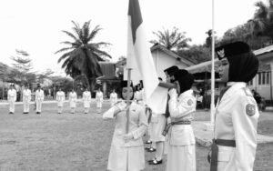 Camat Tambangan Kukuhkan 41 Paskibra HUT ke-81 Republik Indonesia
